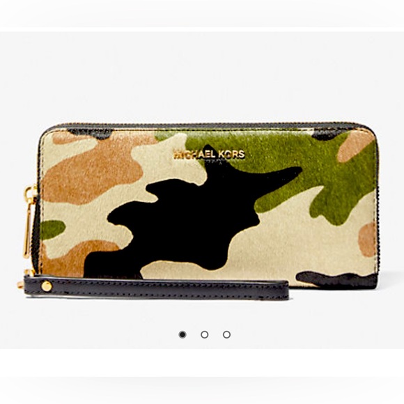 MK Travel Large Camouflage Print Calf Hair Continental Wallet NWT - Picture 7 of 8